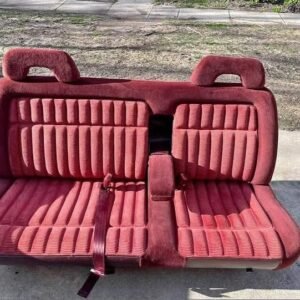 88-94 Obs Chevy & GMC Silverado Red bench seats. In very perfect conditions. 