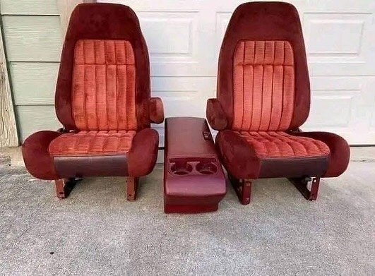 88-94 Chevy Silverado Red bucket seats and center console