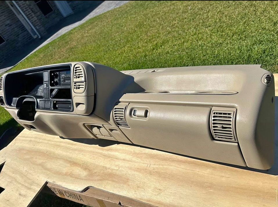 95-96 Obs chevy/GMC Silverado Tan dashboard